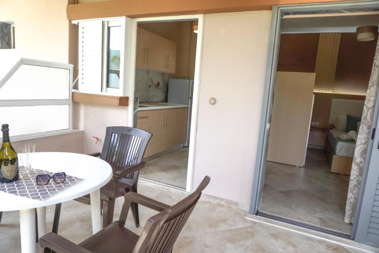 House Michalis Aparthotel ซาร์ตี ภายนอก รูปภาพ